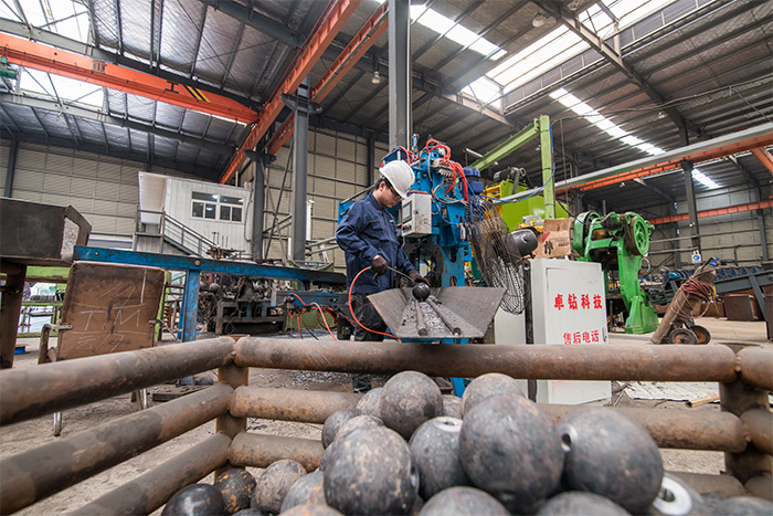 邓州网架配件-螺栓球加工车间